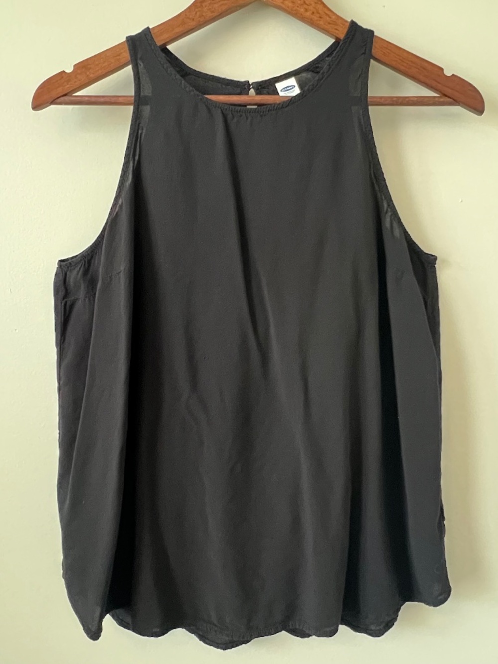 Old Navy Keyhole Tank Blouse Women's Size Medium Black Sleeveless Rayon Classic